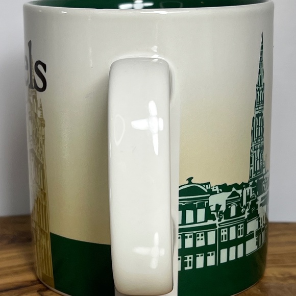 Starbucks Brussels Global Icon City Series Mug 16 oz White Green 4" Tall 2016 - Picture 6 of 12